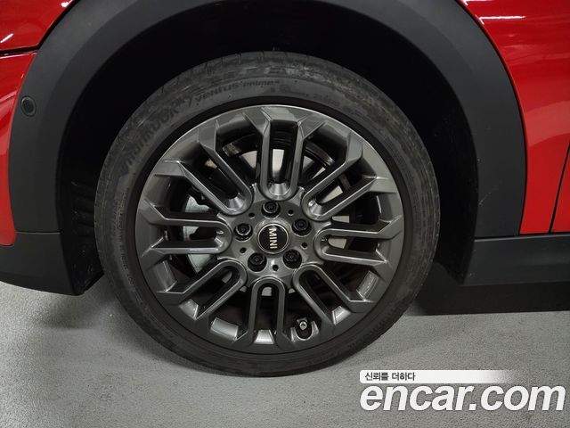Mini Cooper Essential — пробег 6 878 км — фото 5 из 5